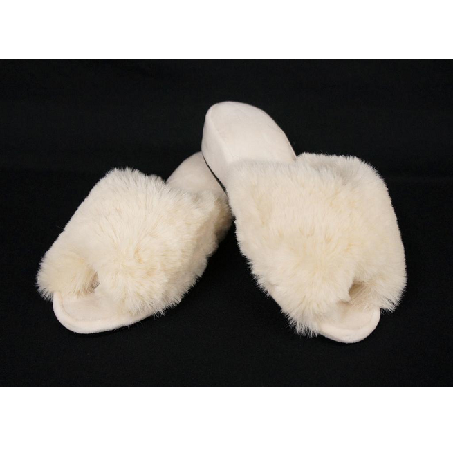 ファー素材 バックル付きスリッパ ホワイト ファー素材 バックル付きスリッパ ホワイト 楽天市場】19日20時