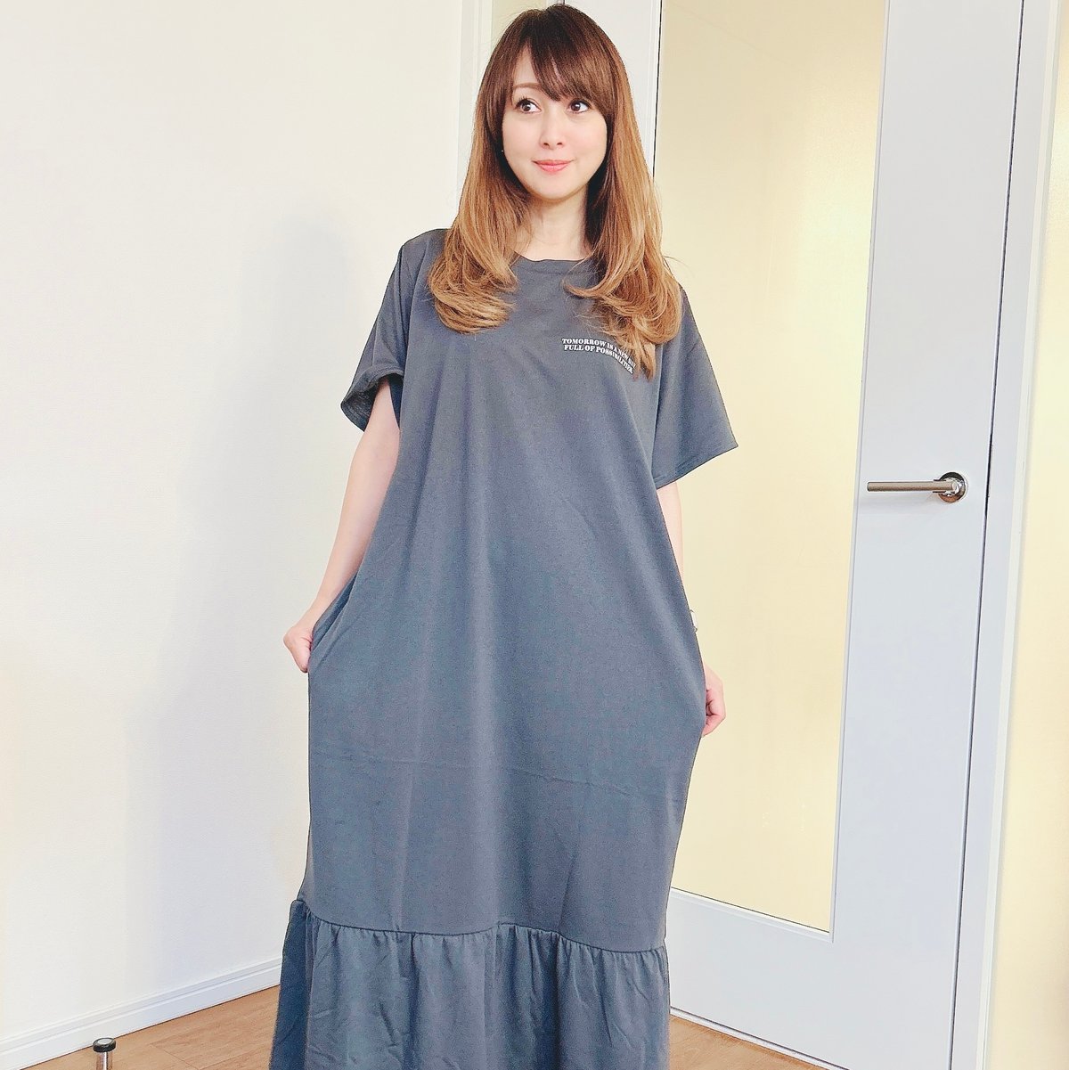 ロゴプリント裾ペプラムフリルワンピース | Minayo Select