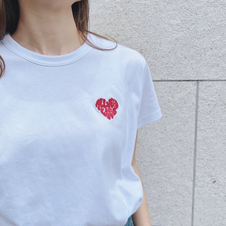 ハートロゴラメ刺繍コンパクトTシャツ