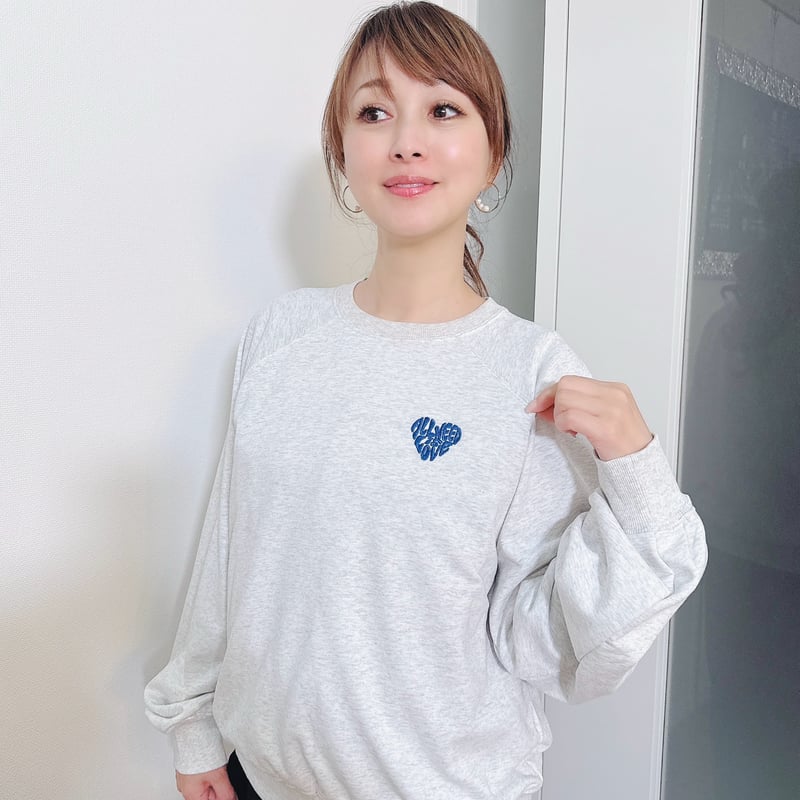 ハートロゴラメ刺繍ラグランスウェット | Minayo Select