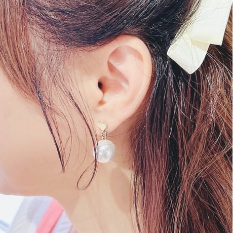 【美奈代さんがクッキング会で着用】大粒パール＆ハートピアス