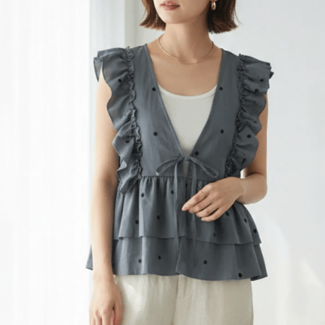 ayane ♡♡フリルベスト最終価格☆。.:＊・゜ フリルベスト | STORES