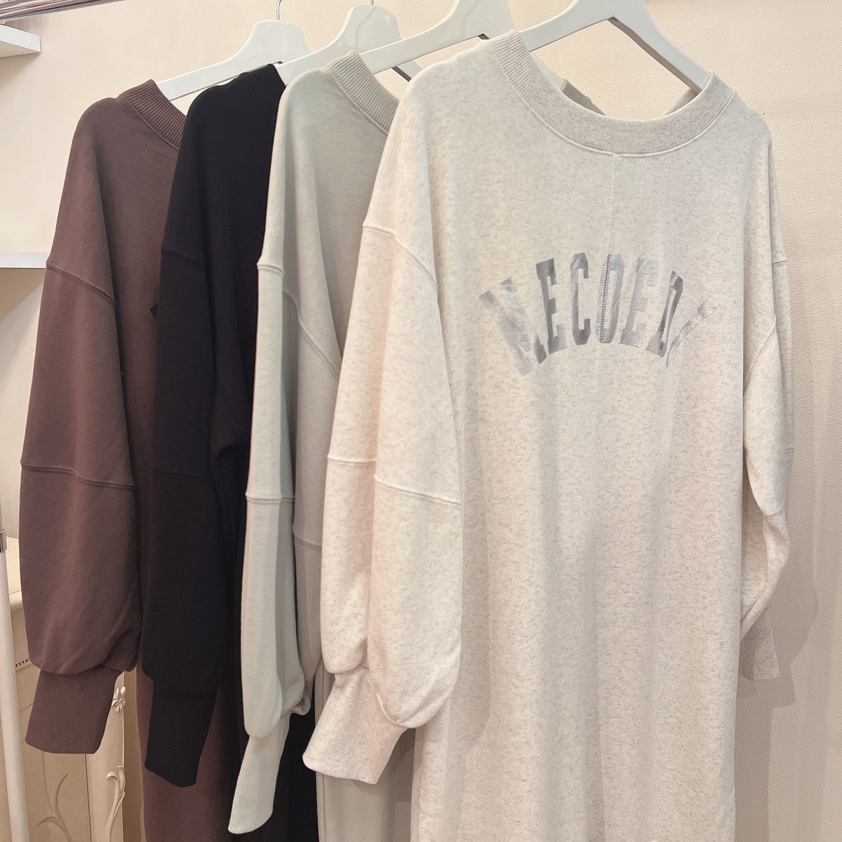 渡辺美奈代セレクト♡チャコールМサイズ新品スウェットマーメイド
ワンピース fit=scale-down,w=1200