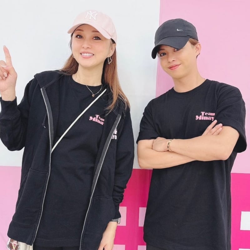 渡辺美奈代ライブTシャツ2025 ブラック×ピンク | Minayo Select