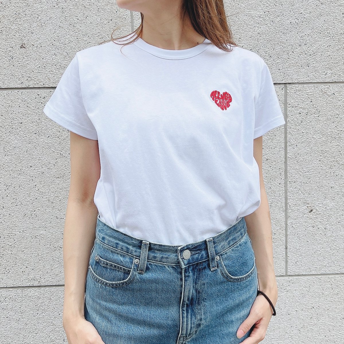 ハートデザイン Tシャツ Mサイズ セール】ハートロゴラメ刺繍コンパクトTシャツ（Tシャツ