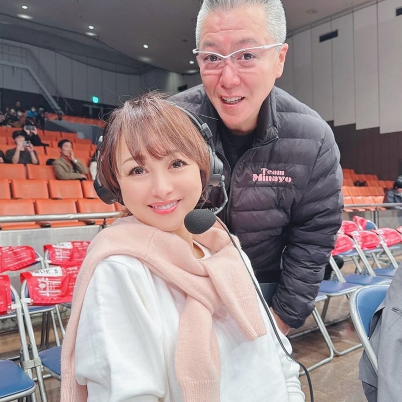 渡辺美奈代オリジナルB'スウェットトレーナー ホワイト×ピンク