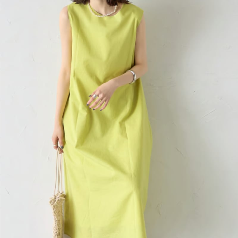 美品 イウエンマトフ 2,4万円 ノースリーブワンピース イエロー系 B474 美品 イウエンマトフ 2,4万円 ノースリーブワンピース イエロー