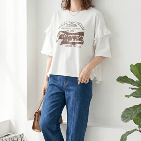 袖フリルロゴTシャツ