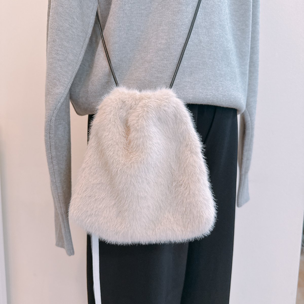 ふわもこ可愛いフェイクファー巾着ポシェット | Minayo Select