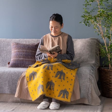 KLIPPAN"ウールブランケット ミニ / birds in the snow(マスタード)"