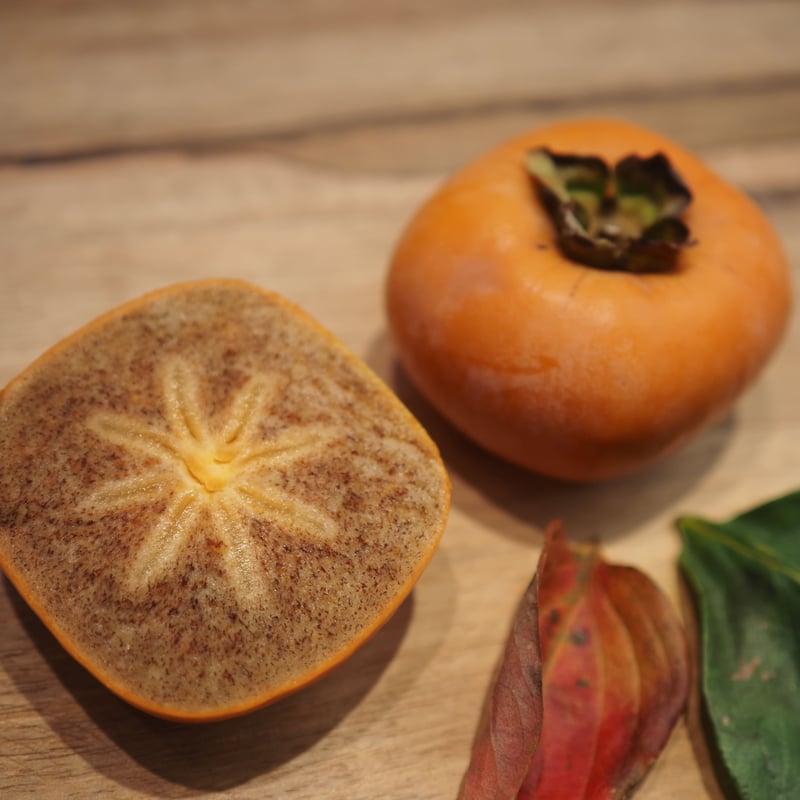 樹上脱渋 きざわしGIFT 6個。 | 佐渡島 吹上農園 おいしい柿と