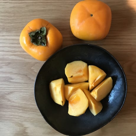 佐渡島のおいしい柿   10kg 。