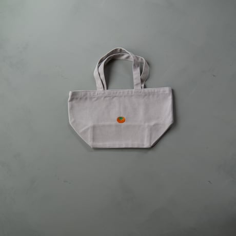 柿の刺繍　ランチトート。