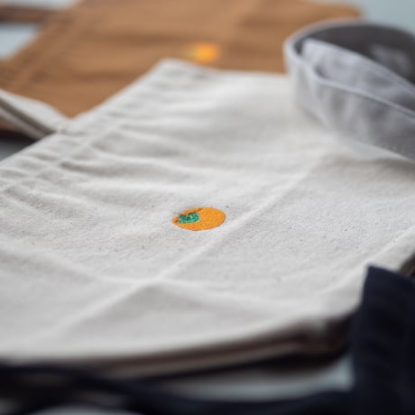柿の刺繍　ランチトート。