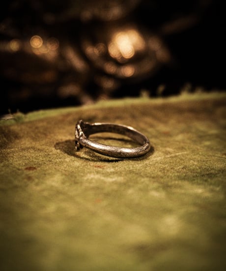 Pillar vintage silver ring
