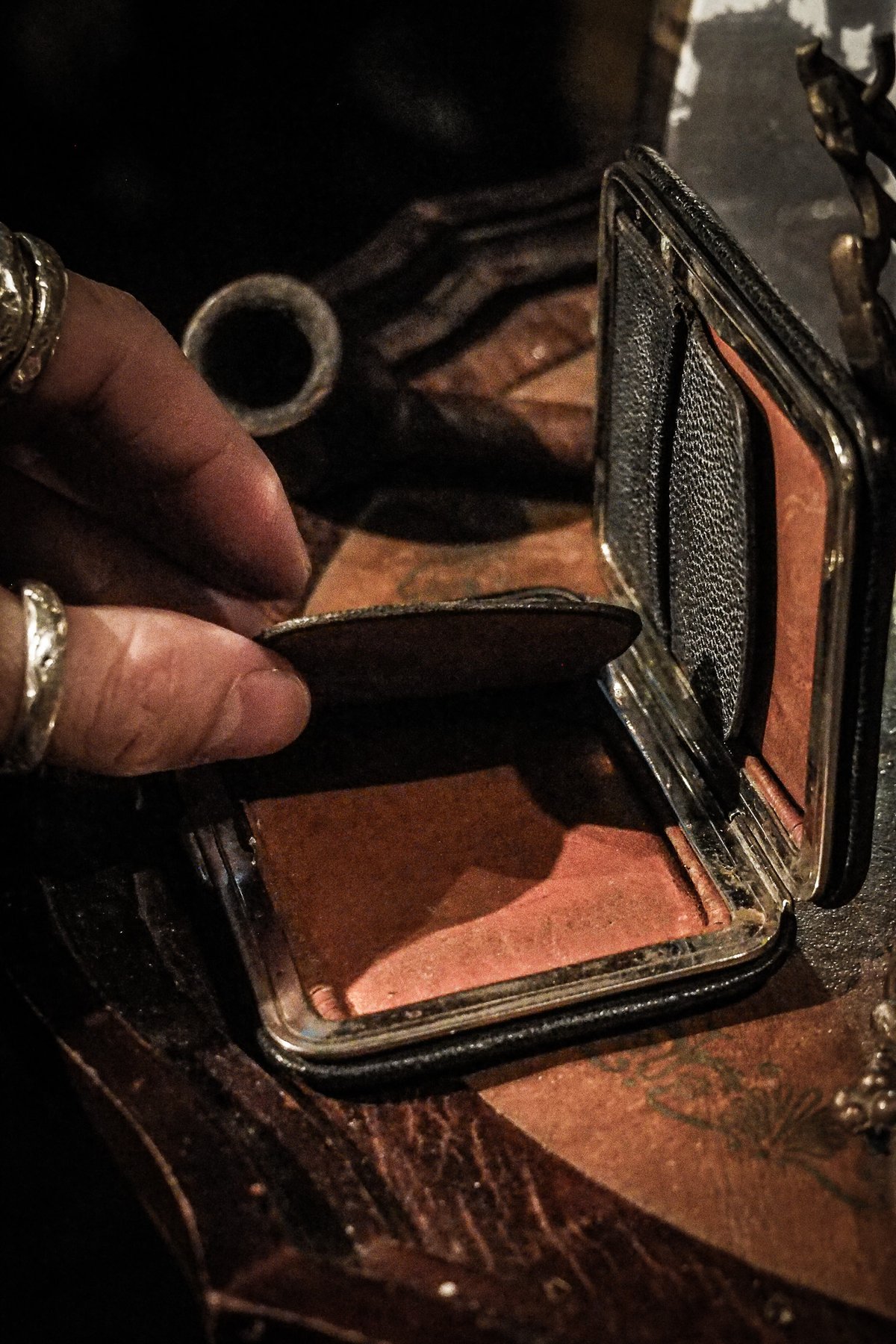 Vintage leather coin & pass case | WAIOKIRY