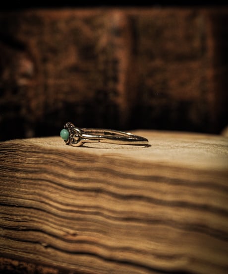 Turquoise stone vintage silver ring