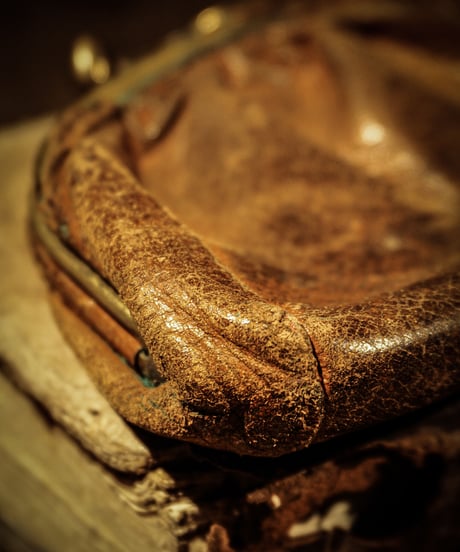 Leather vintage clasp coin purse