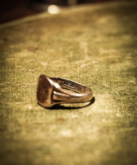 Signet vintage 9ct gold on silver ring