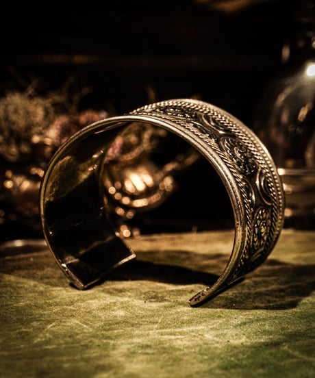 Ethnic wide  bangle