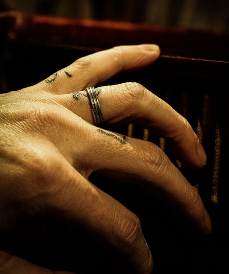 Line vintage silver ring