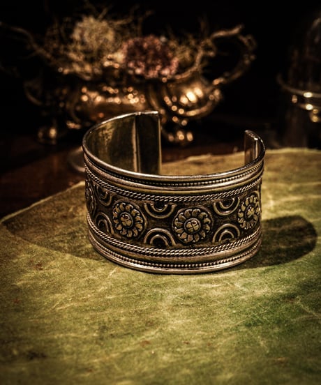 Ethnic wide  bangle