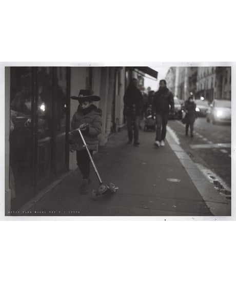 PARIS PHOTO POST CARD [ Hat boy ]
