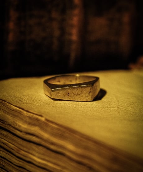 Asymmetry plate silver ring