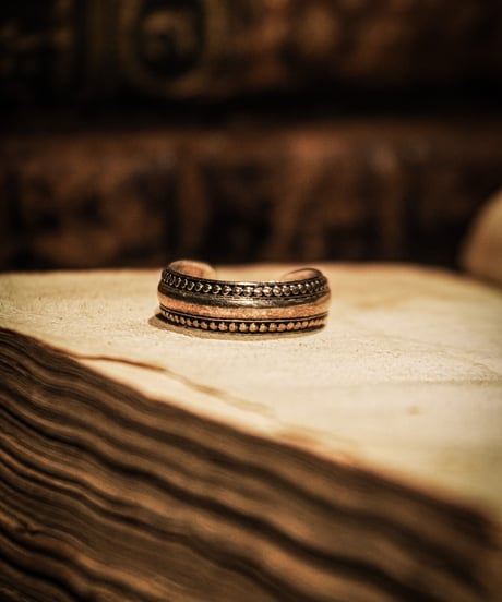 Line half vintage sterling silver ring