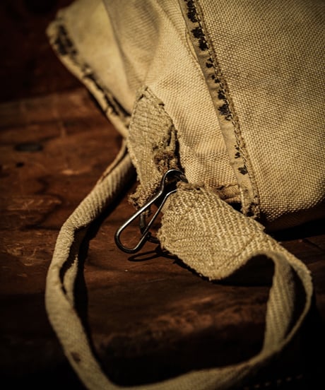 Vintage canvas shoulder bag