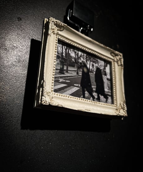 PARIS PHOTO [ Pedestrian crossing ]