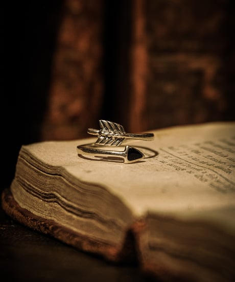 British Sterling Silver Arrow & Onyx Ring