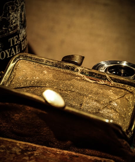 Leather vintage clasp coin purse