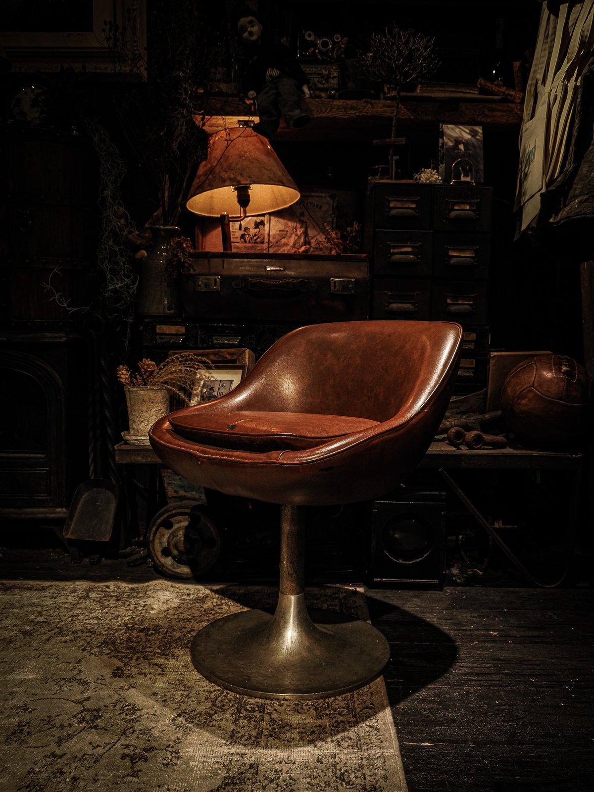 Mid-Century Modern Tulip Base Swivel Chair / Br