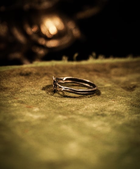 Emblem vintage silver ring