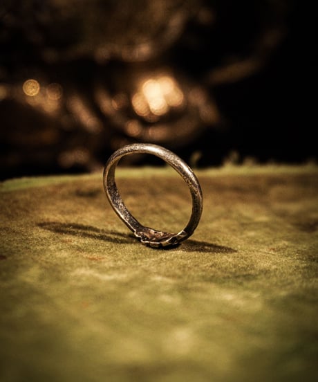 Pillar vintage silver ring