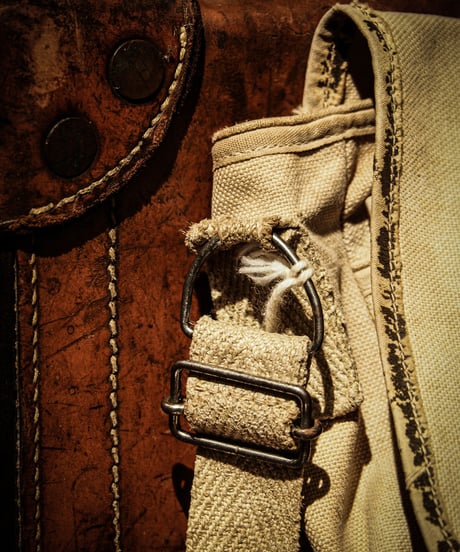 Vintage canvas shoulder bag