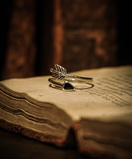 British Sterling Silver Arrow & Onyx Ring