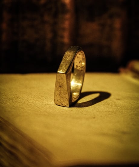 Asymmetry plate silver ring