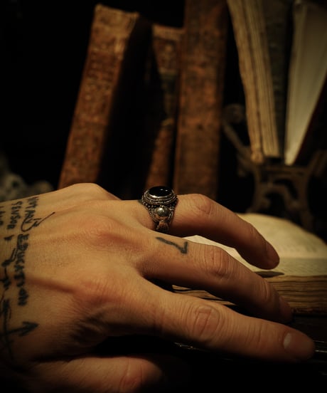 British Sterling Silver Onyx Cabochon Ring