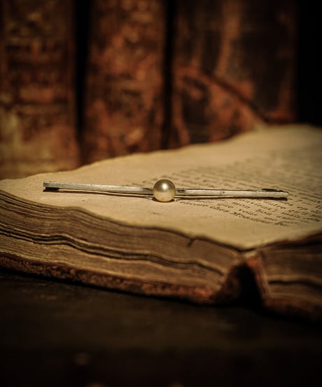 Edwardian Silver Bar Brooch with Single Pearl