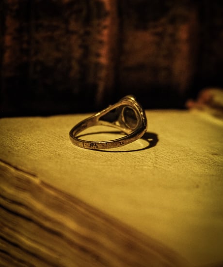 onyx & leaf vintage silver ring