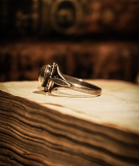 Stone twist vintage sterling silver ring