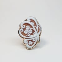 4P23 K10 Ear Cuff (Cameo/Shell)