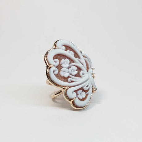 4P23 K10 Ear Cuff (Cameo/Shell)