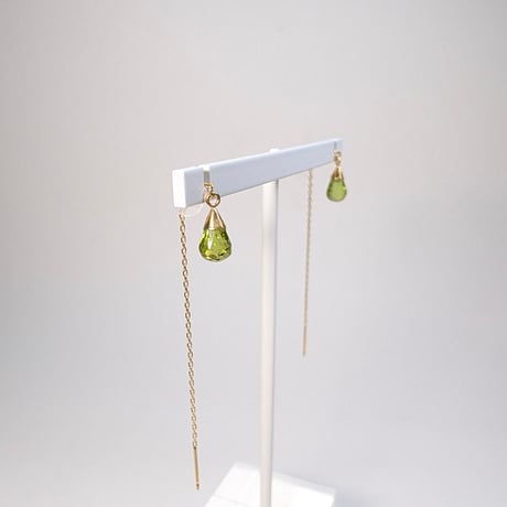 20o11 K18 Earrings (Peridot)