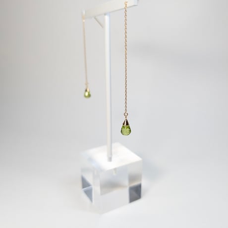 20o11 K18 Earrings (Peridot)