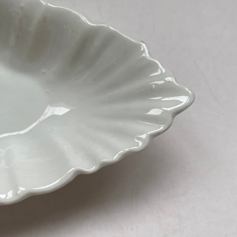 ラヴィエ 白磁 菱形 レリーフ | campagne à paris vintage