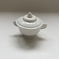 20世紀　イタリア製　バサーノ　ムタルディエ　白い陶器　マーガレット