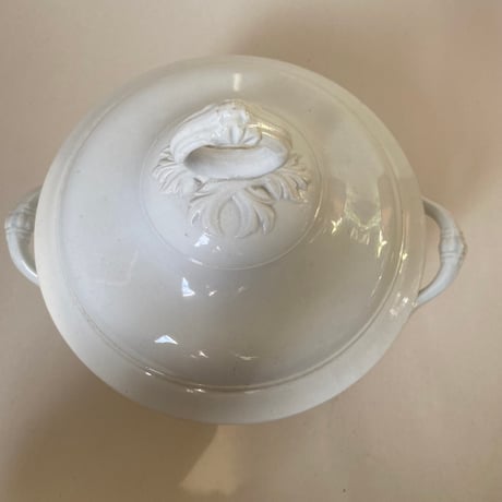19世紀後半　サンタマン　アマージュ　スーピエール　白い陶器　アーティチョーク・モチーフ